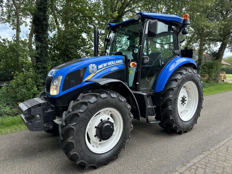 Traktor of the type New Holland TD5.95, Gebrauchtmaschine in Rossum