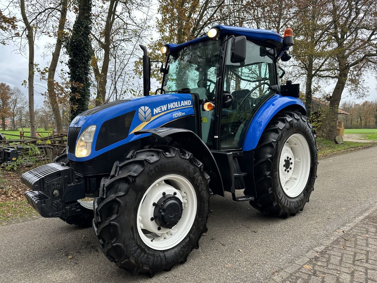 Traktor van het type New Holland TD5.95, Gebrauchtmaschine in Rossum (Foto 1)