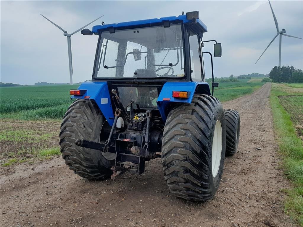 Traktor za tip New Holland TL 5060 Få timer med twindæk, Gebrauchtmaschine u Skive (Slika 3)