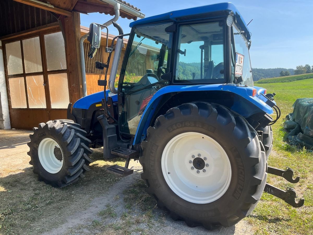 Traktor Türe ait New Holland TL 70, Gebrauchtmaschine içinde Feldkirchen (resim 8)