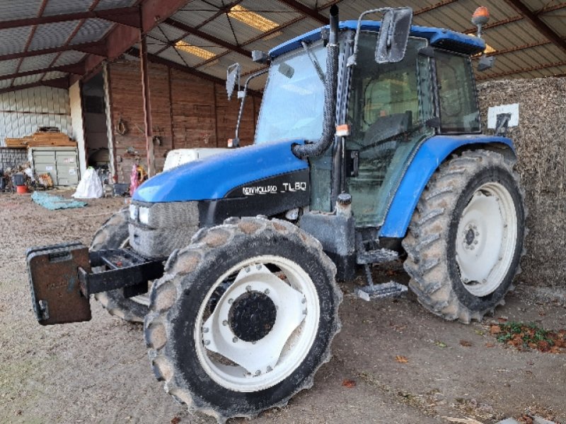 Traktor van het type New Holland tl 80, Gebrauchtmaschine in VERT TOULON