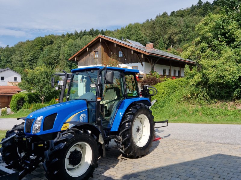 Traktor des Typs New Holland TL 80, Gebrauchtmaschine in Röhrnbach (Bild 1)