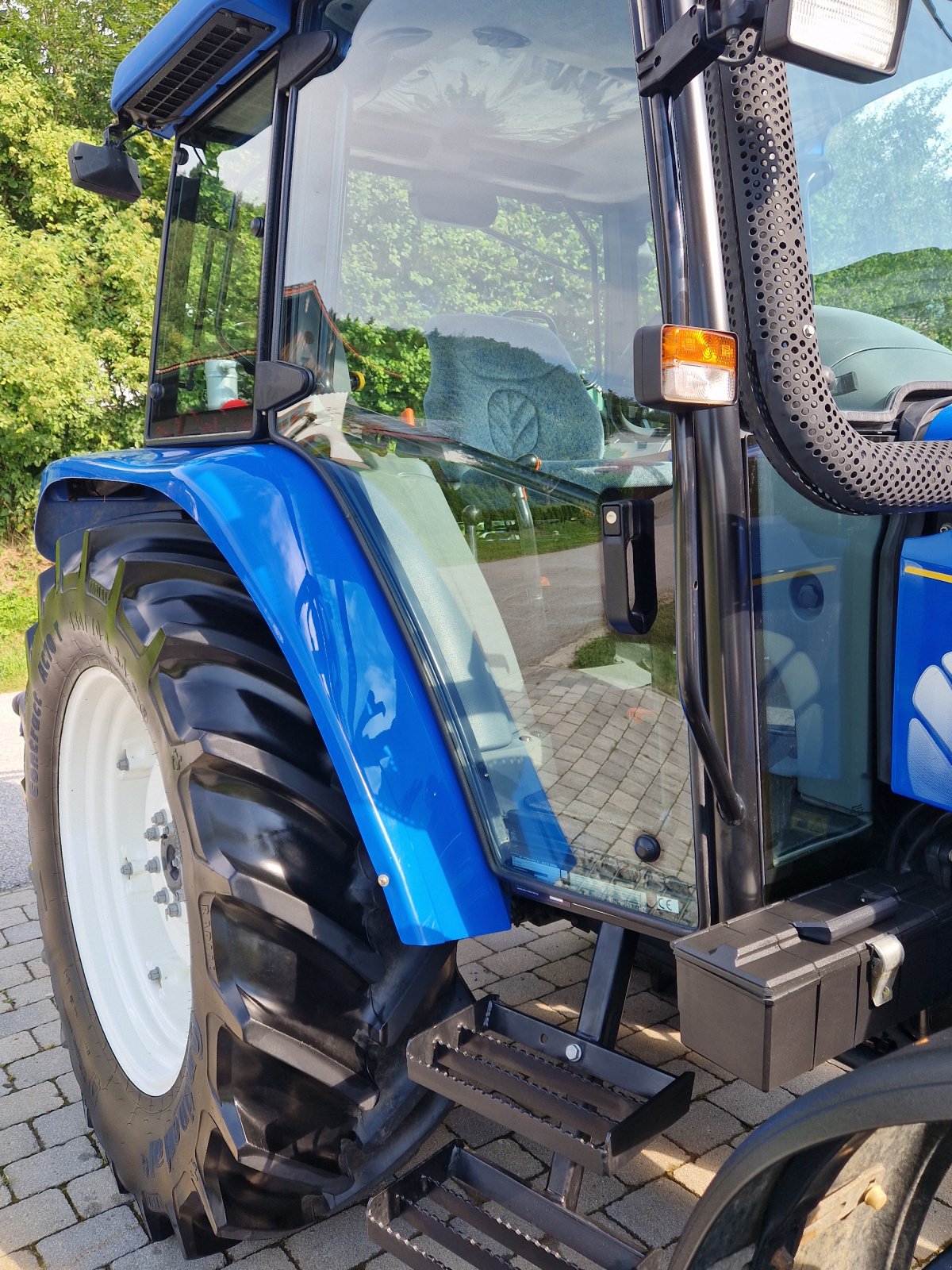 Traktor du type New Holland TL 80, Gebrauchtmaschine en Röhrnbach (Photo 2)