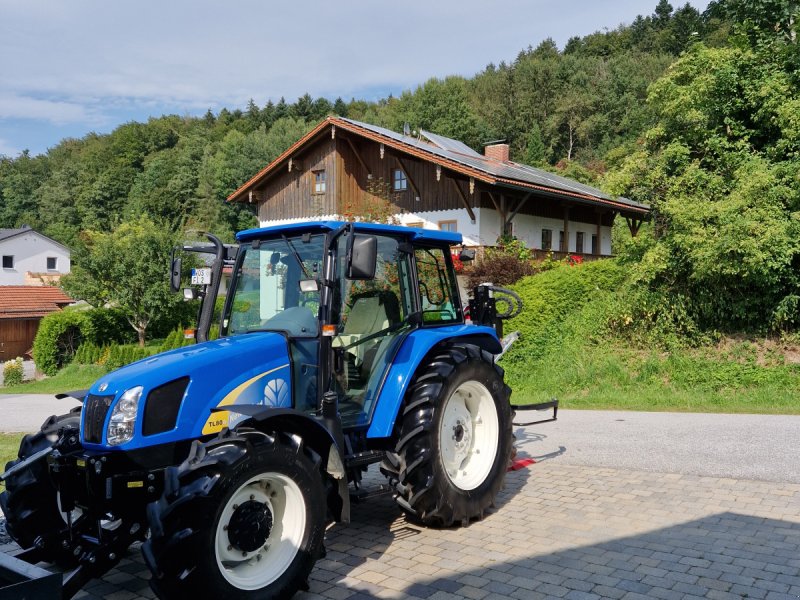 Traktor типа New Holland TL 80, Gebrauchtmaschine в Röhrnbach (Фотография 1)