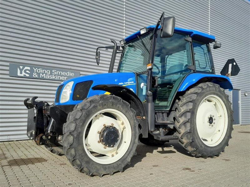 Traktor of the type New Holland TL 90 A med front PTO, Gebrauchtmaschine in Horsens