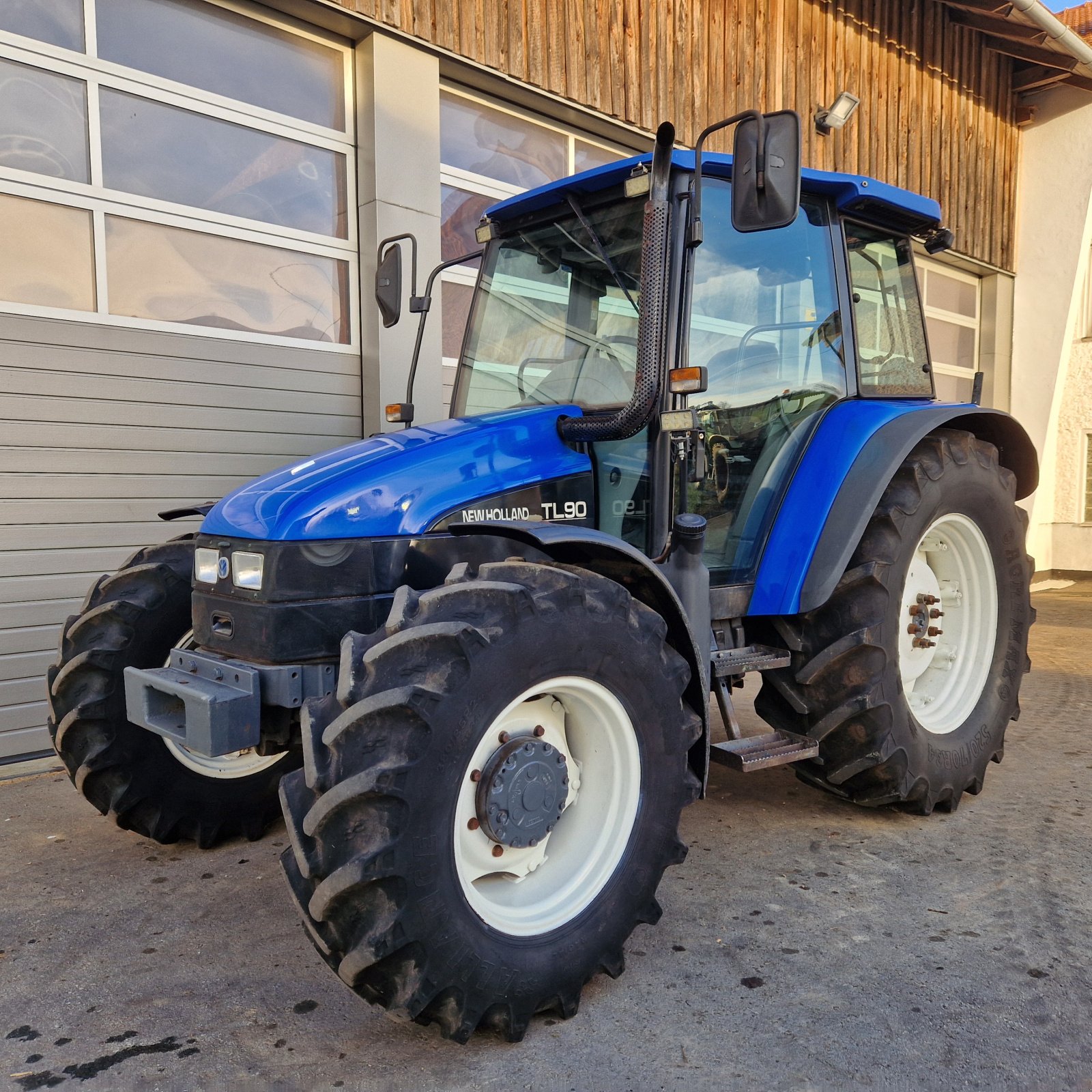 Traktor от тип New Holland TL 90, Gebrauchtmaschine в Neureichenau (Снимка 3)