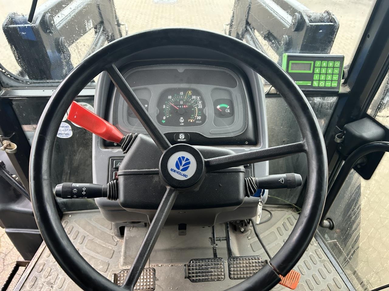 Traktor Türe ait New Holland TL 90, Gebrauchtmaschine içinde Bramming (resim 4)