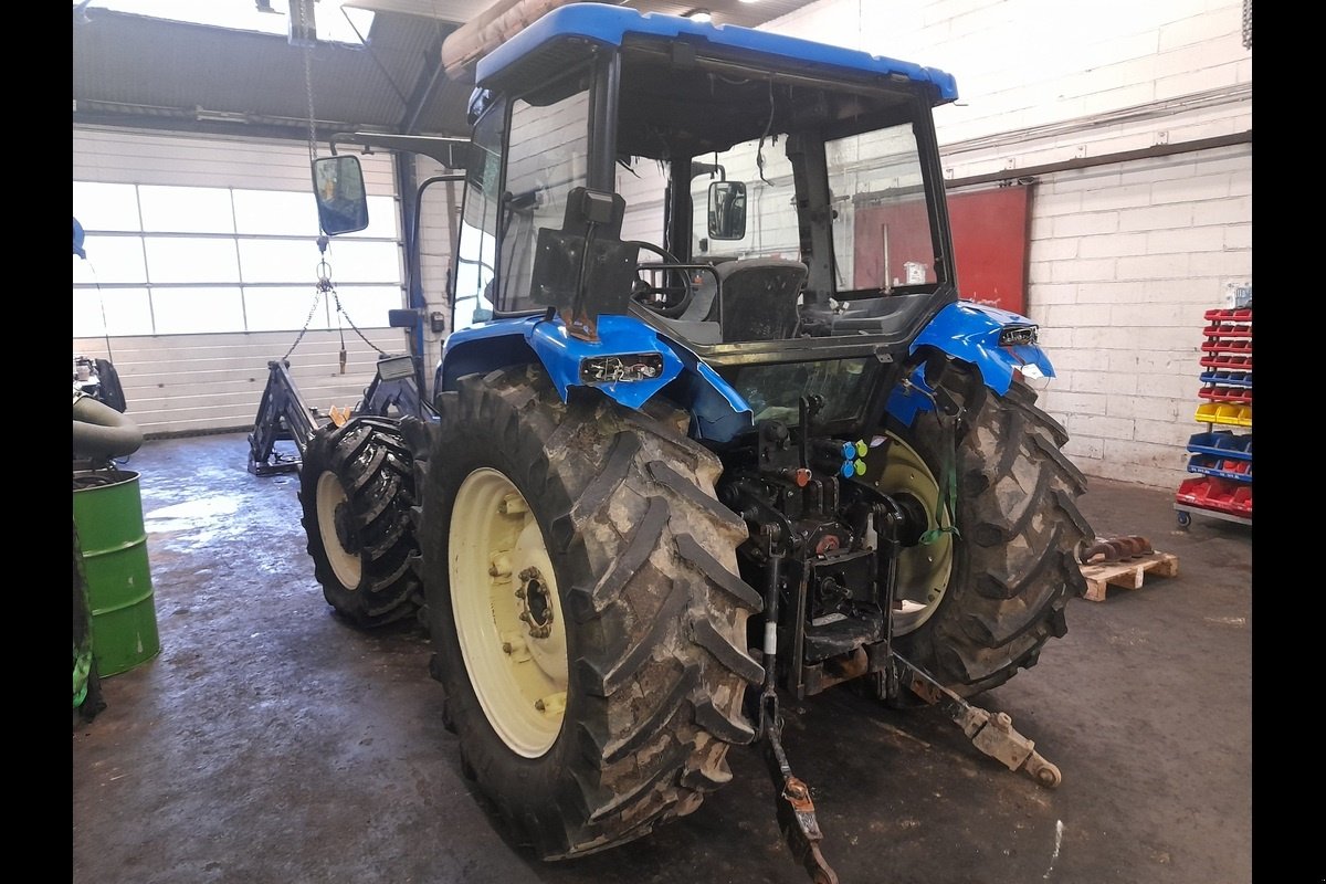 Traktor Türe ait New Holland TL100A, Gebrauchtmaschine içinde Viborg (resim 4)