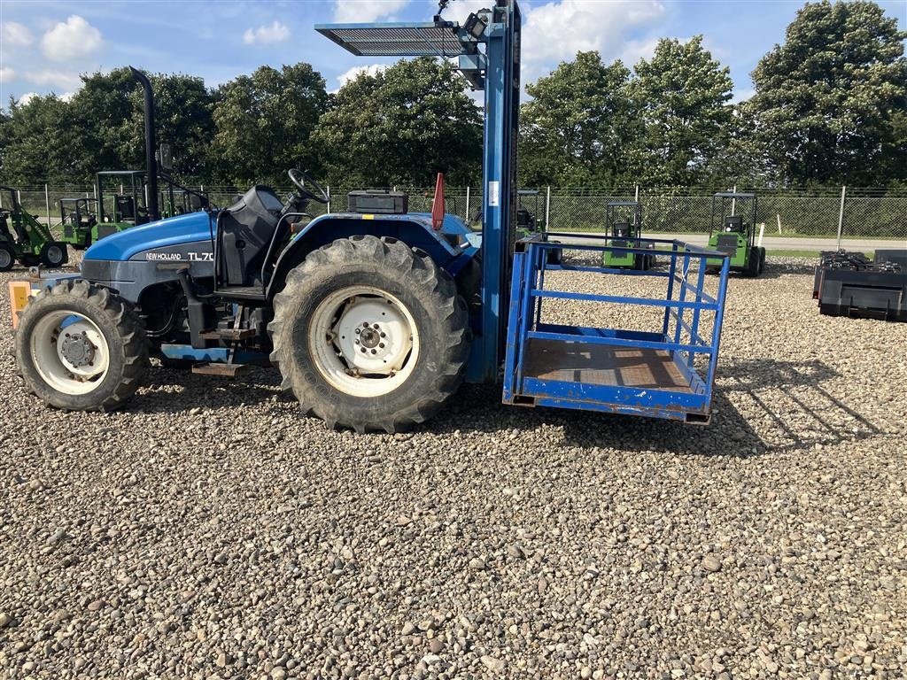 Traktor van het type New Holland TL70 KUN 955 timer! Med byggelift, Gebrauchtmaschine in Rødekro (Foto 4)