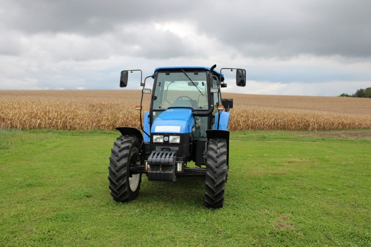 Traktor типа New Holland TL80 (2WD), Gebrauchtmaschine в Burgkirchen (Фотография 19)