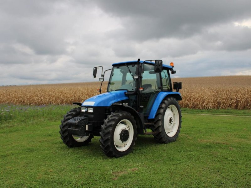 Traktor типа New Holland TL80 (2WD), Gebrauchtmaschine в Burgkirchen