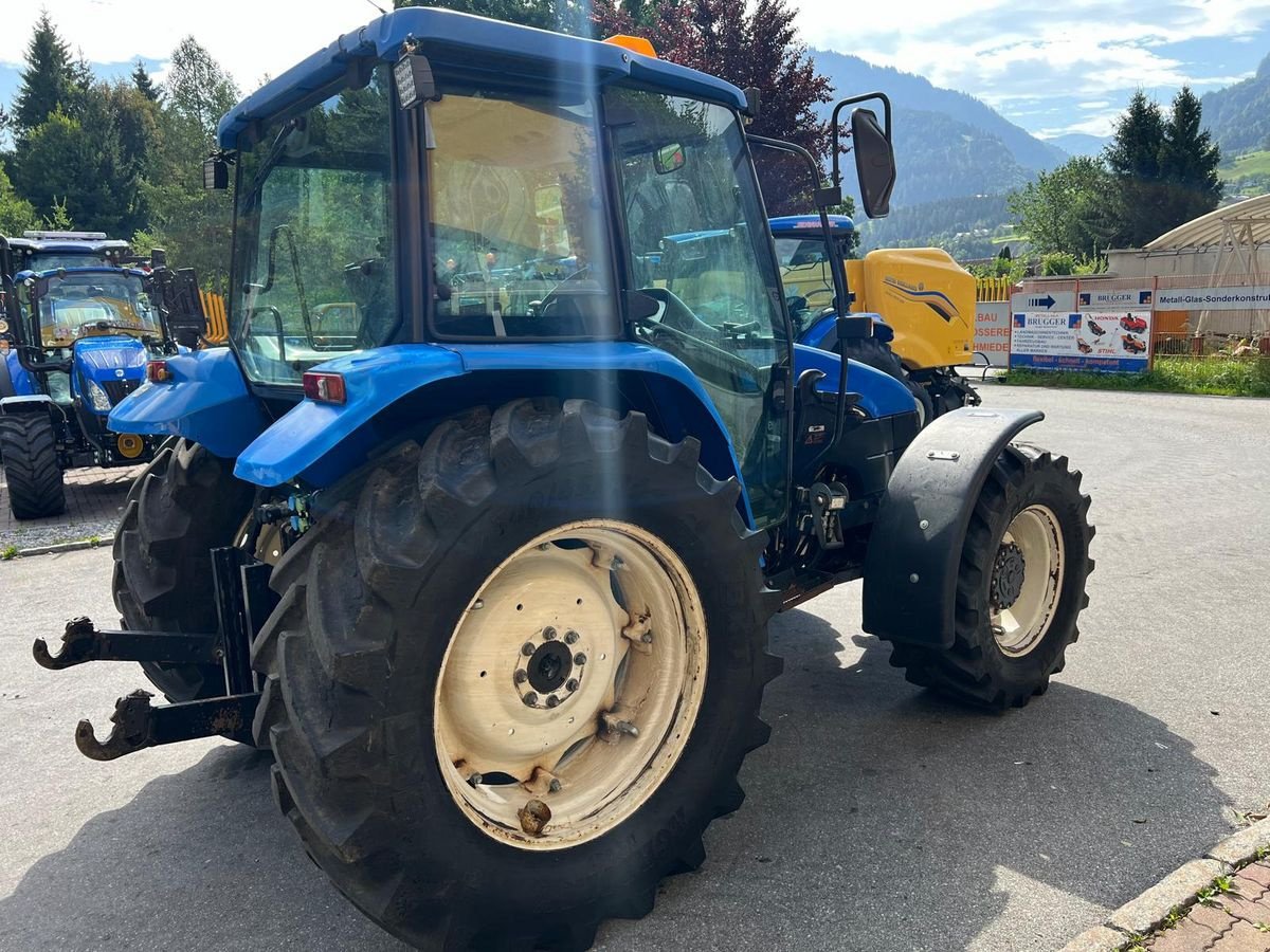 Traktor des Typs New Holland TL90 (4WD), Gebrauchtmaschine in Burgkirchen (Bild 2)