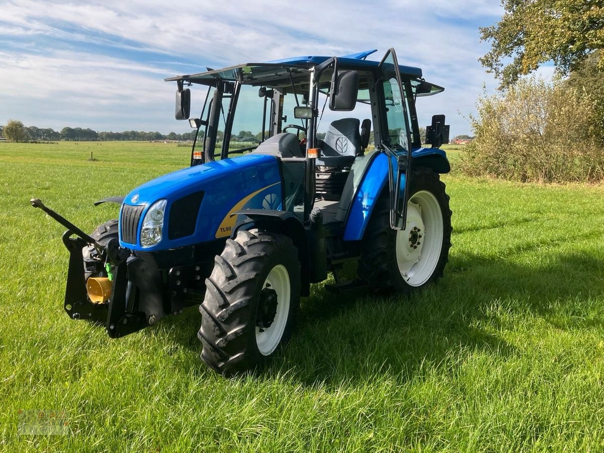 Traktor Türe ait New Holland TL90 (4WD), Gebrauchtmaschine içinde Eberschwang (resim 1)