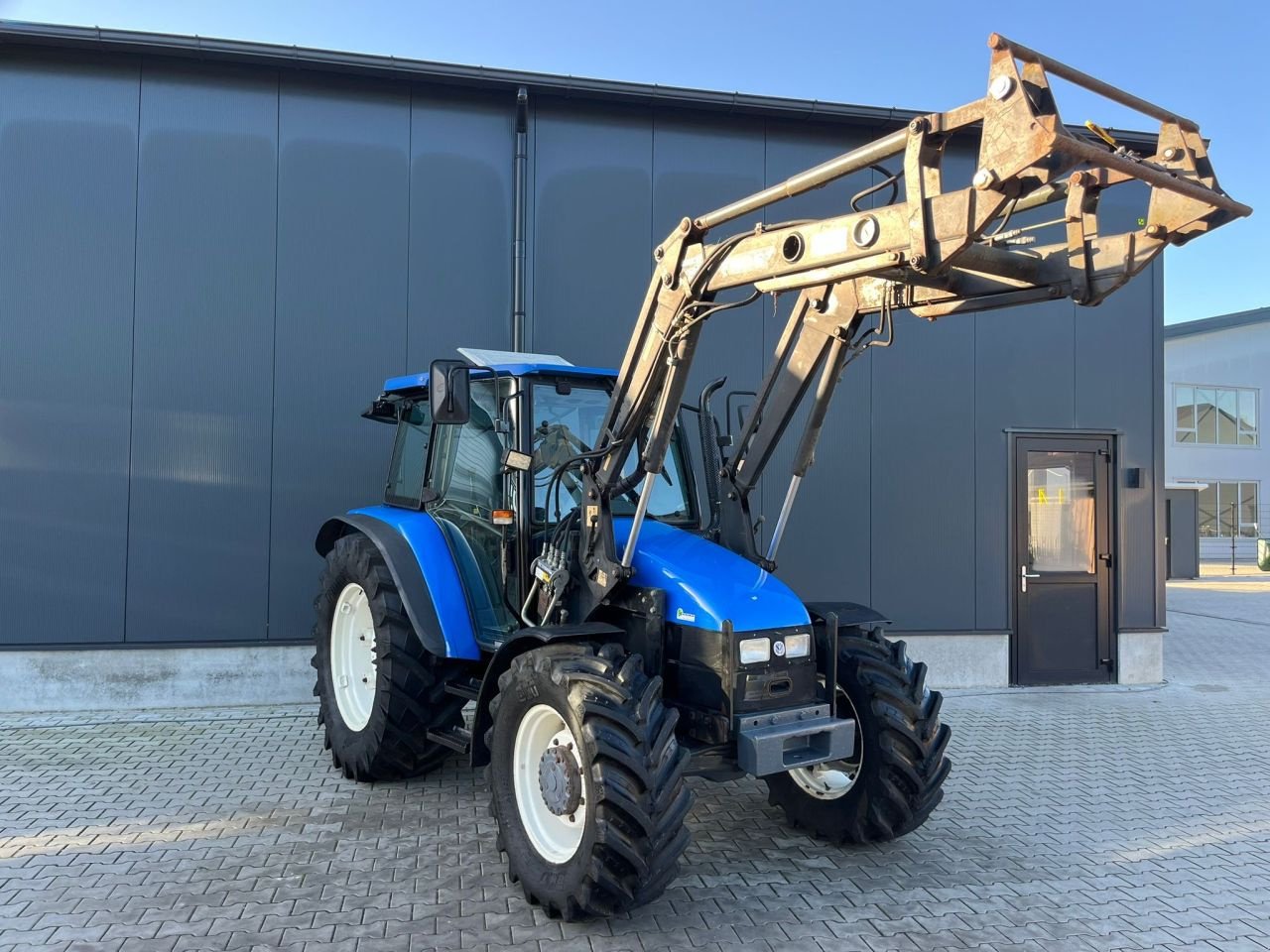 Traktor типа New Holland Tl90, Gebrauchtmaschine в Daarle (Фотография 3)