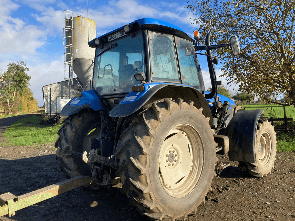 Traktor от тип New Holland TM 120 POWER, Gebrauchtmaschine в CONDE SUR VIRE (Снимка 2)