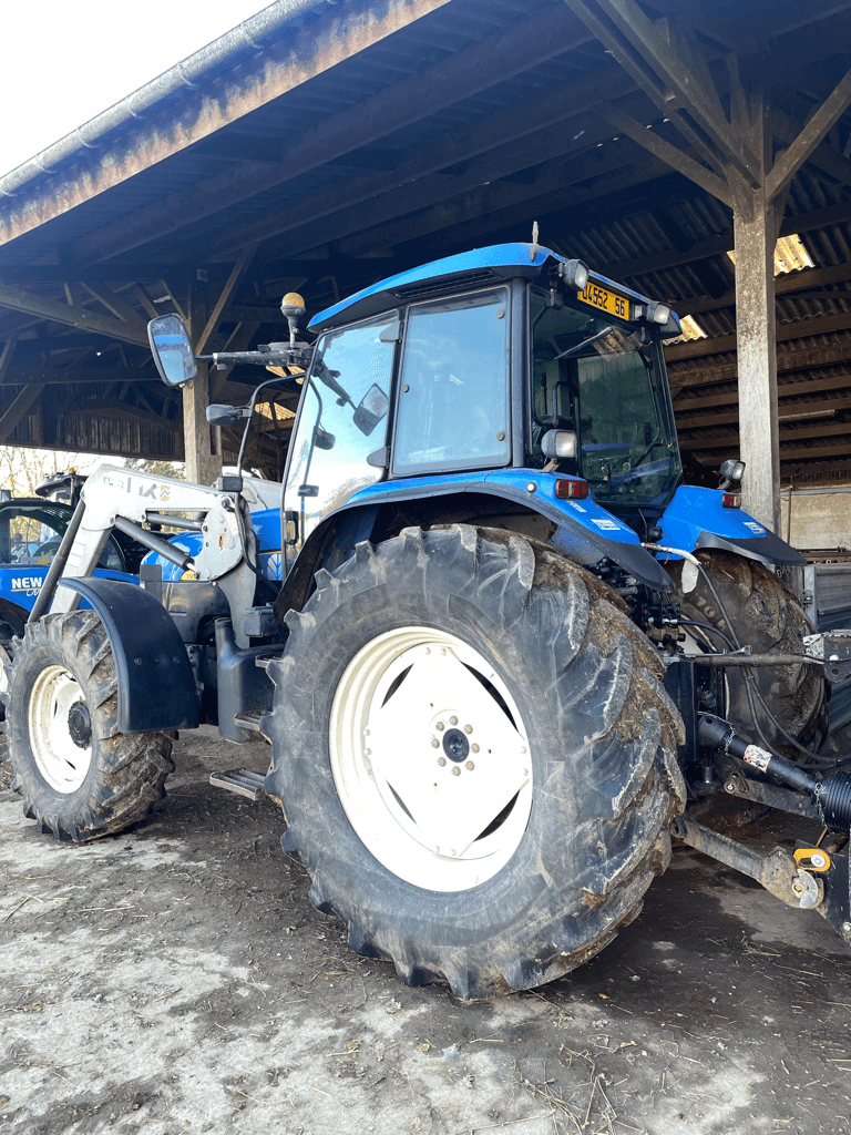 Traktor Türe ait New Holland TM 120 RANGE, Gebrauchtmaschine içinde TREMEUR (resim 2)