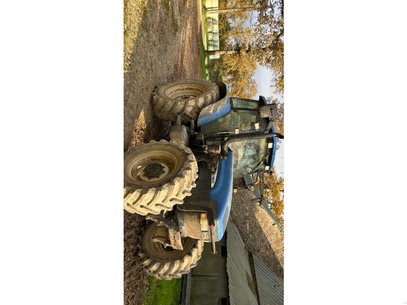 Traktor van het type New Holland TM 120, Gebrauchtmaschine in CHATEAUBRIANT CEDEX