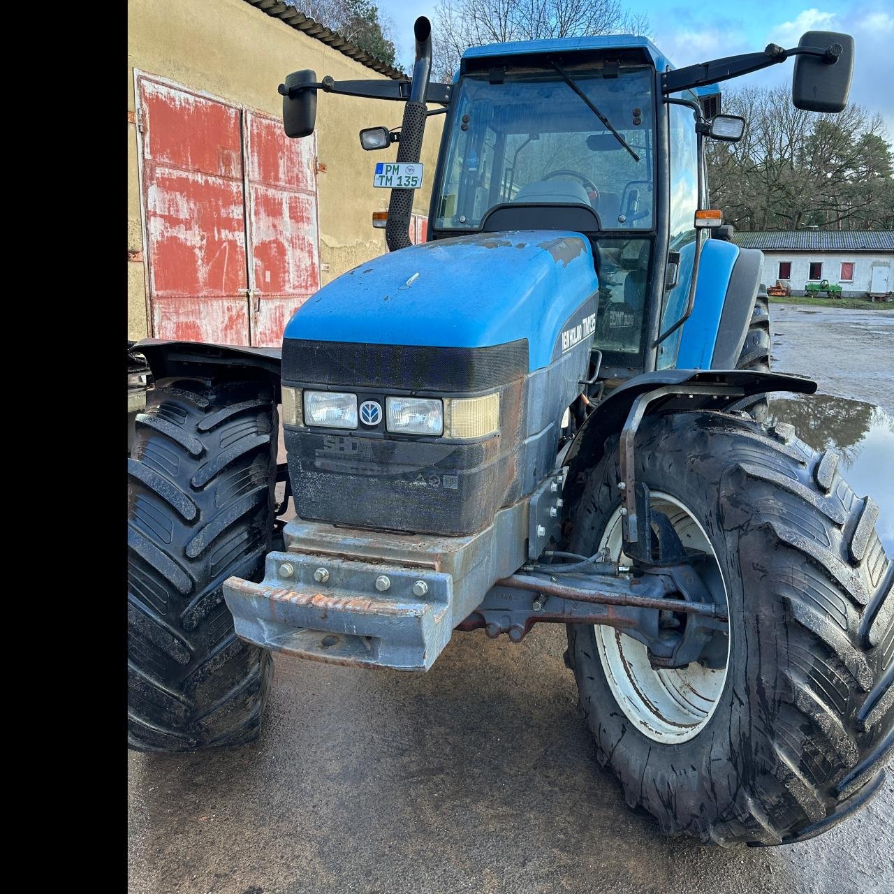 Traktor van het type New Holland TM 135 (300), Gebrauchtmaschine in Beelitz (Foto 2)