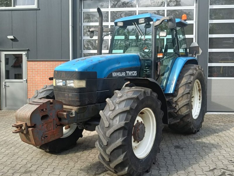 Traktor типа New Holland tm 135, Gebrauchtmaschine в Vilsteren