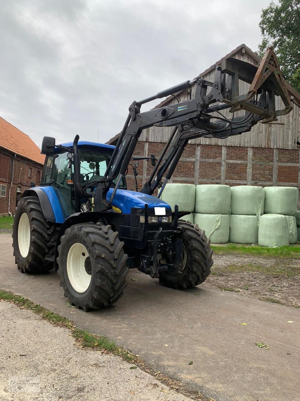 Traktor des Typs New Holland TM 140, Gebrauchtmaschine in Borken (Bild 1)