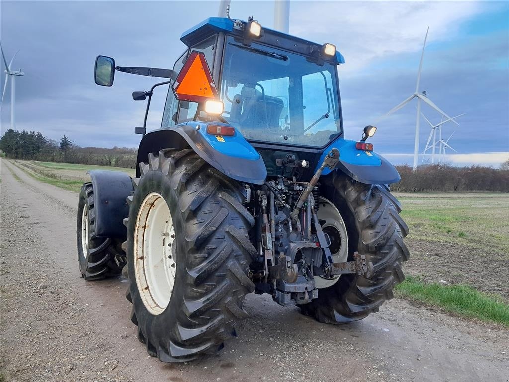 Traktor des Typs New Holland TM 150 Alm foraksel og frontlift, Gebrauchtmaschine in Skive (Bild 4)