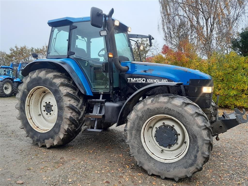 Traktor Türe ait New Holland TM 150 med frontlift og affjedret kabine, Gebrauchtmaschine içinde Skive (resim 3)