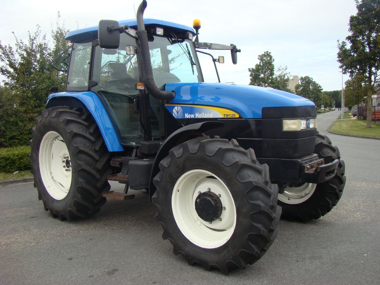 Traktor of the type New Holland TM120 Range Command, Gebrauchtmaschine in Wieringerwerf (Picture 3)