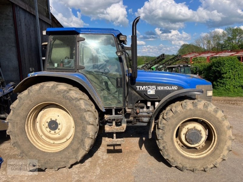 Traktor tipa New Holland TM135 Mechanisches Getriebe, Gebrauchtmaschine u Crombach/St.Vith (Slika 1)