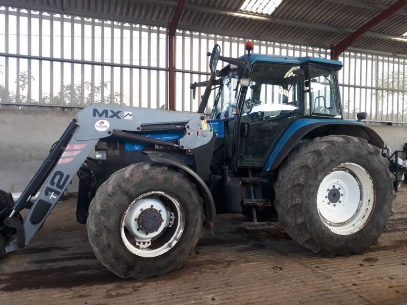 Traktor van het type New Holland TM135, Gebrauchtmaschine in ANTIGNY (Foto 8)