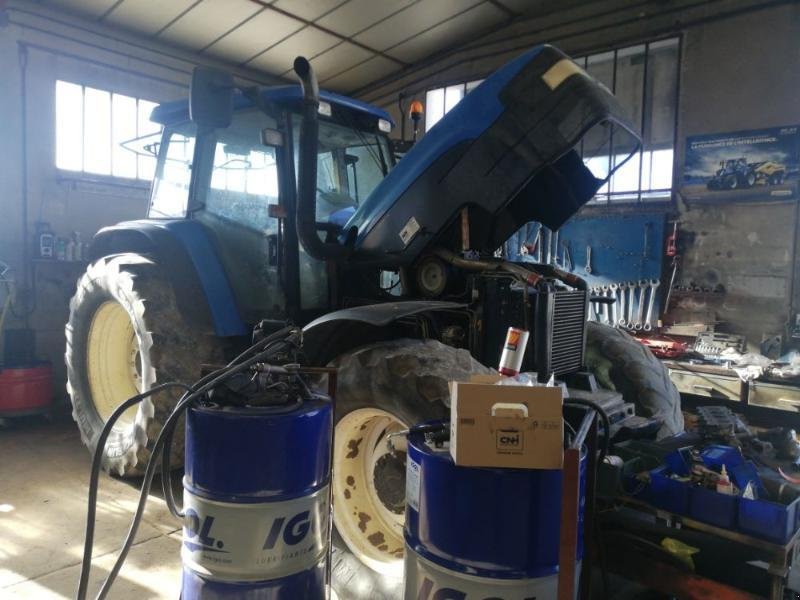 Traktor типа New Holland TM140, Gebrauchtmaschine в CHAUMONT (Фотография 1)