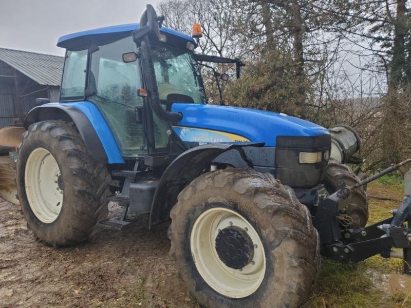 Traktor Türe ait New Holland TM155, Gebrauchtmaschine içinde BRAY en Val (resim 1)