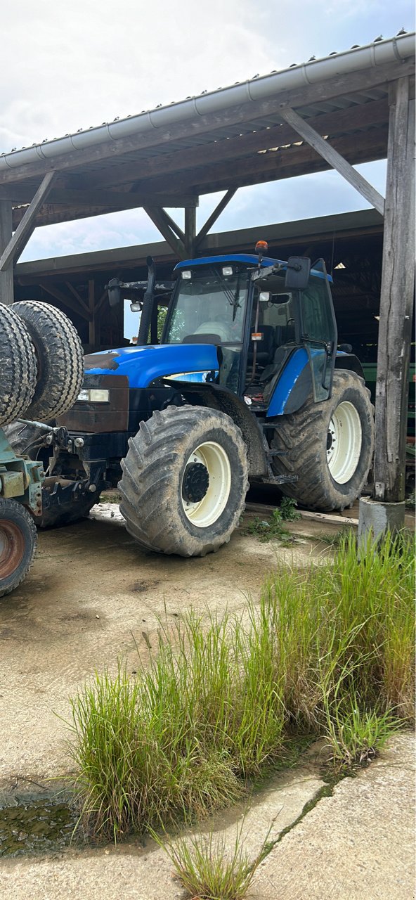 Traktor от тип New Holland TM155, Gebrauchtmaschine в CORMENON (Снимка 5)