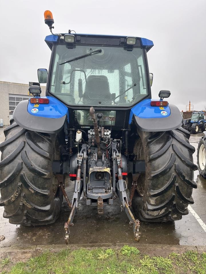 Traktor van het type New Holland TM165, Gebrauchtmaschine in Hadsten (Foto 3)