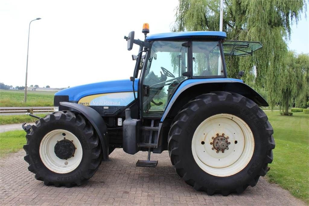 Traktor of the type New Holland TM175, Gebrauchtmaschine in Bant (Picture 3)