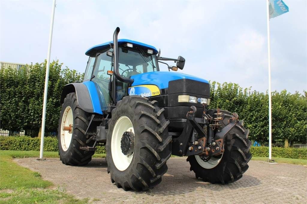 Traktor des Typs New Holland TM175, Gebrauchtmaschine in Bant (Bild 2)