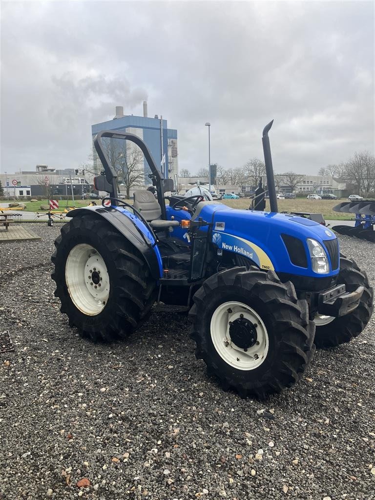 Traktor of the type New Holland TN 60 A, Gebrauchtmaschine in Glamsbjerg (Picture 3)