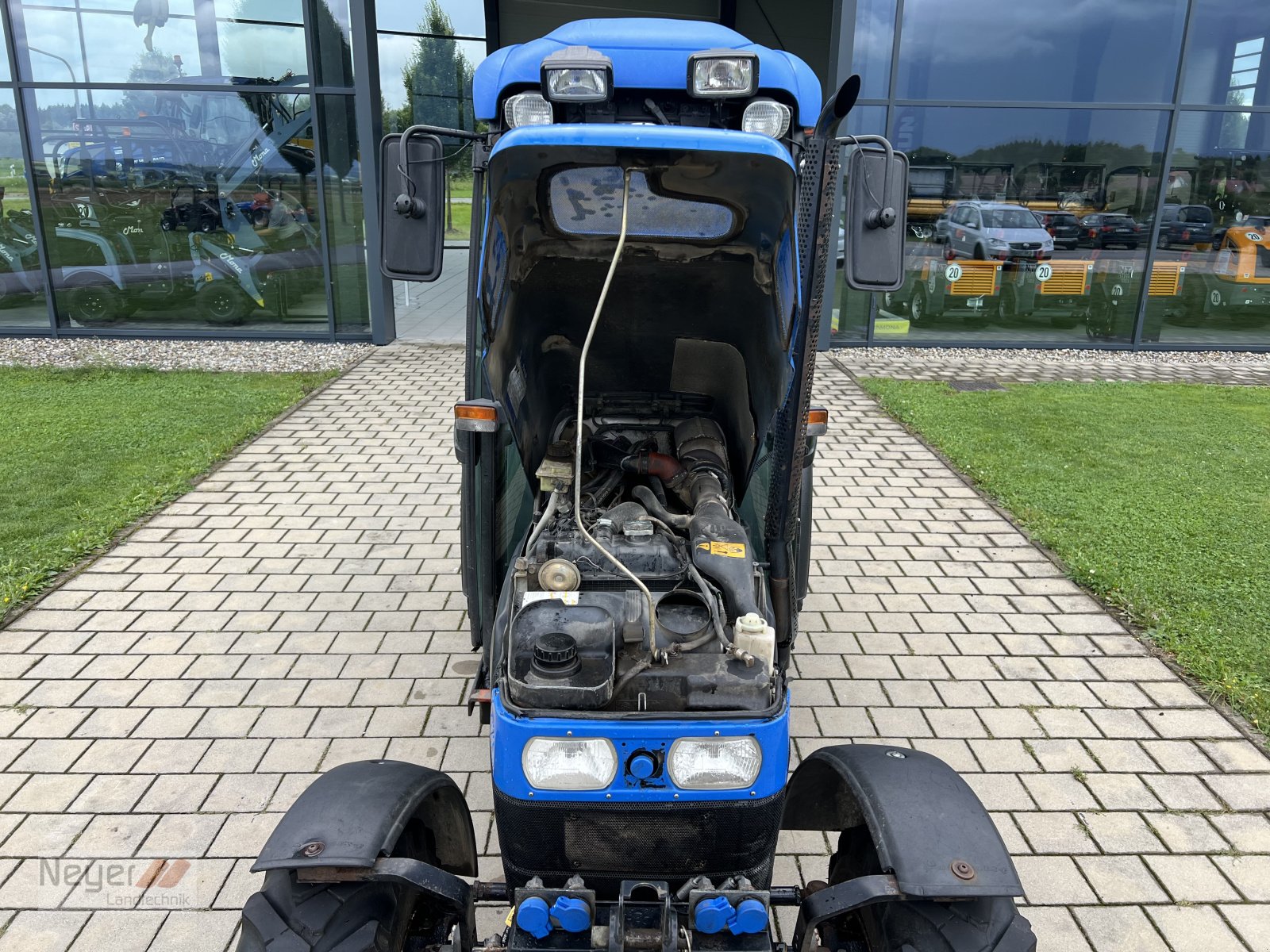 Traktor van het type New Holland TN 95 NA, Gebrauchtmaschine in Bad Waldsee Mennisweiler (Foto 8)