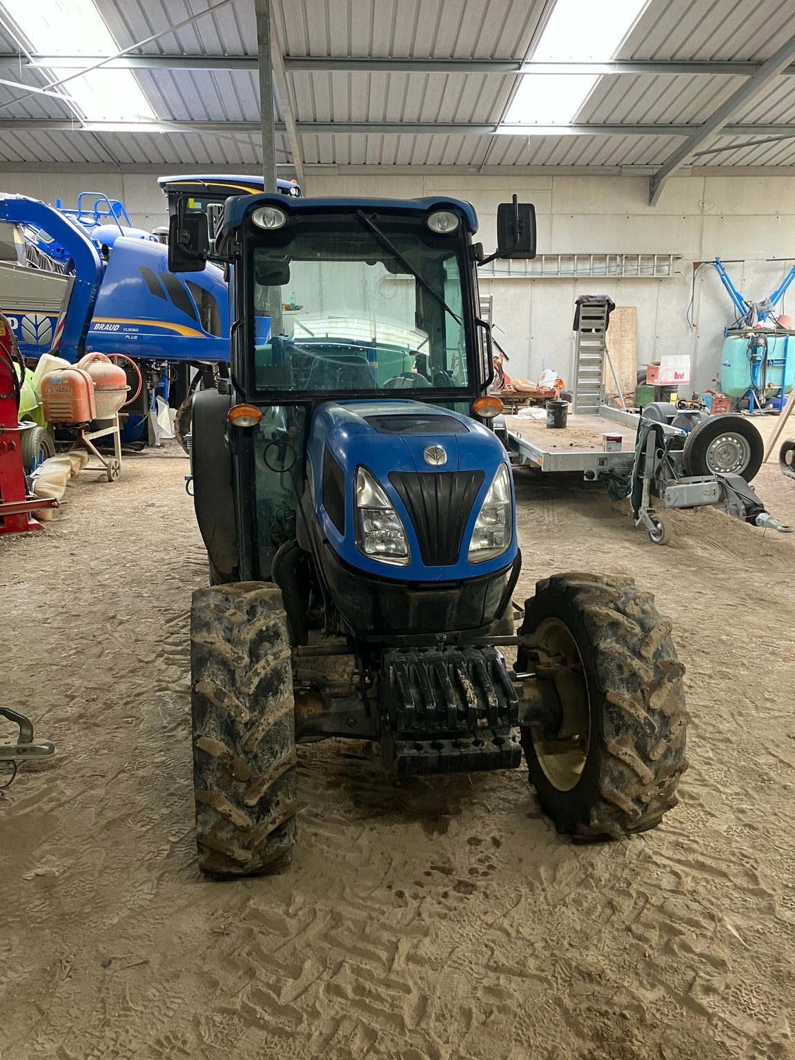 Traktor Türe ait New Holland Tracteur agricole T4000F New Holland, Gebrauchtmaschine içinde ROYNAC (resim 3)