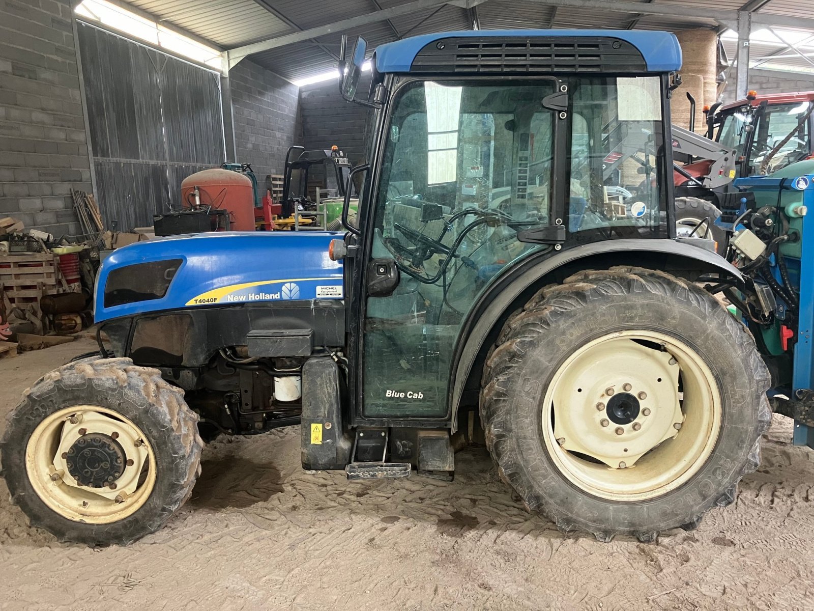 Traktor tip New Holland Tracteur agricole T4000F New Holland, Gebrauchtmaschine in ROYNAC (Poză 11)