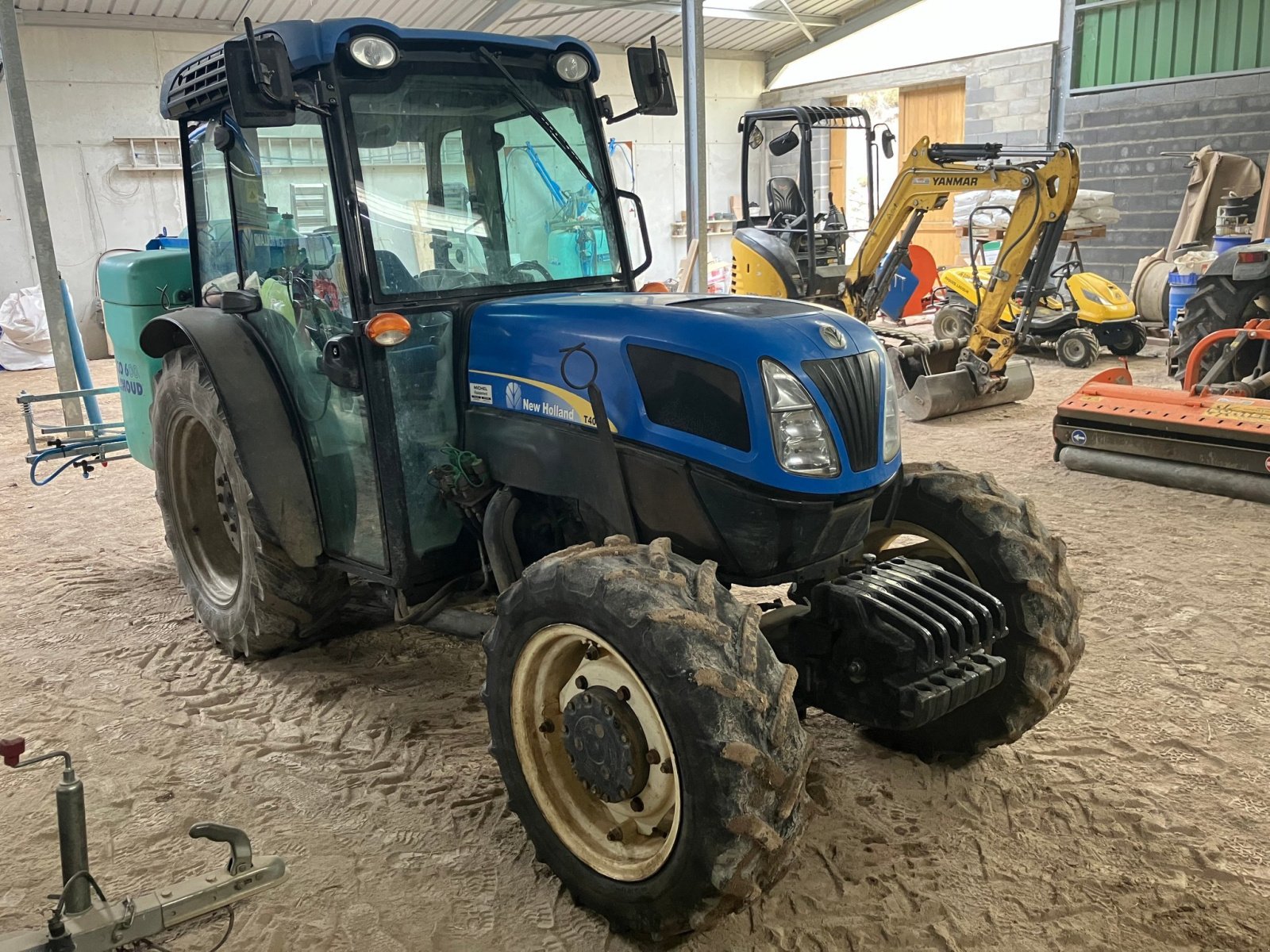 Traktor del tipo New Holland Tracteur agricole T4000F New Holland, Gebrauchtmaschine en ROYNAC (Imagen 3)