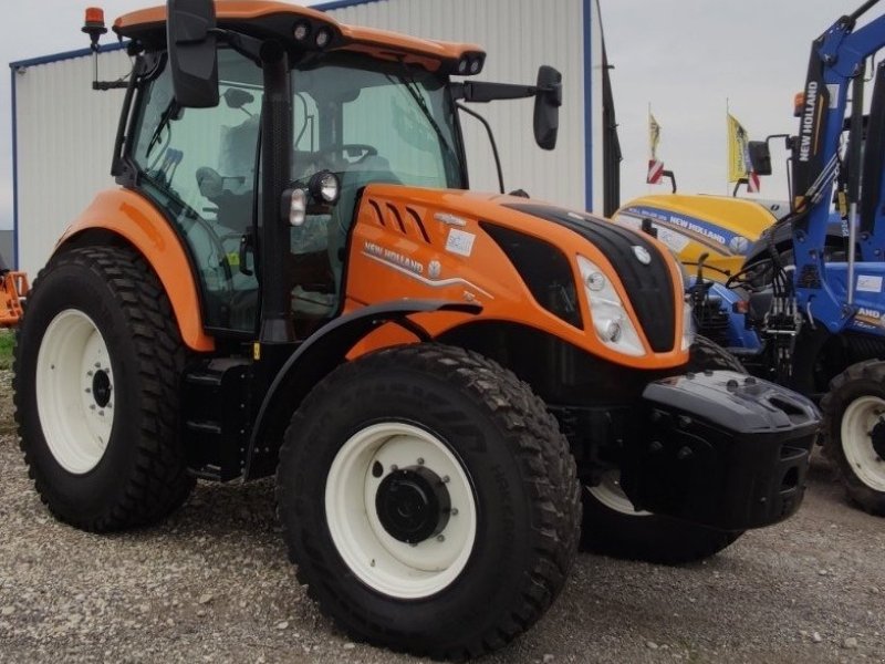 Traktor van het type New Holland Tracteur agricole T5.110 AUTO COMMAND New Holland, Gebrauchtmaschine in ROYNAC (Foto 1)