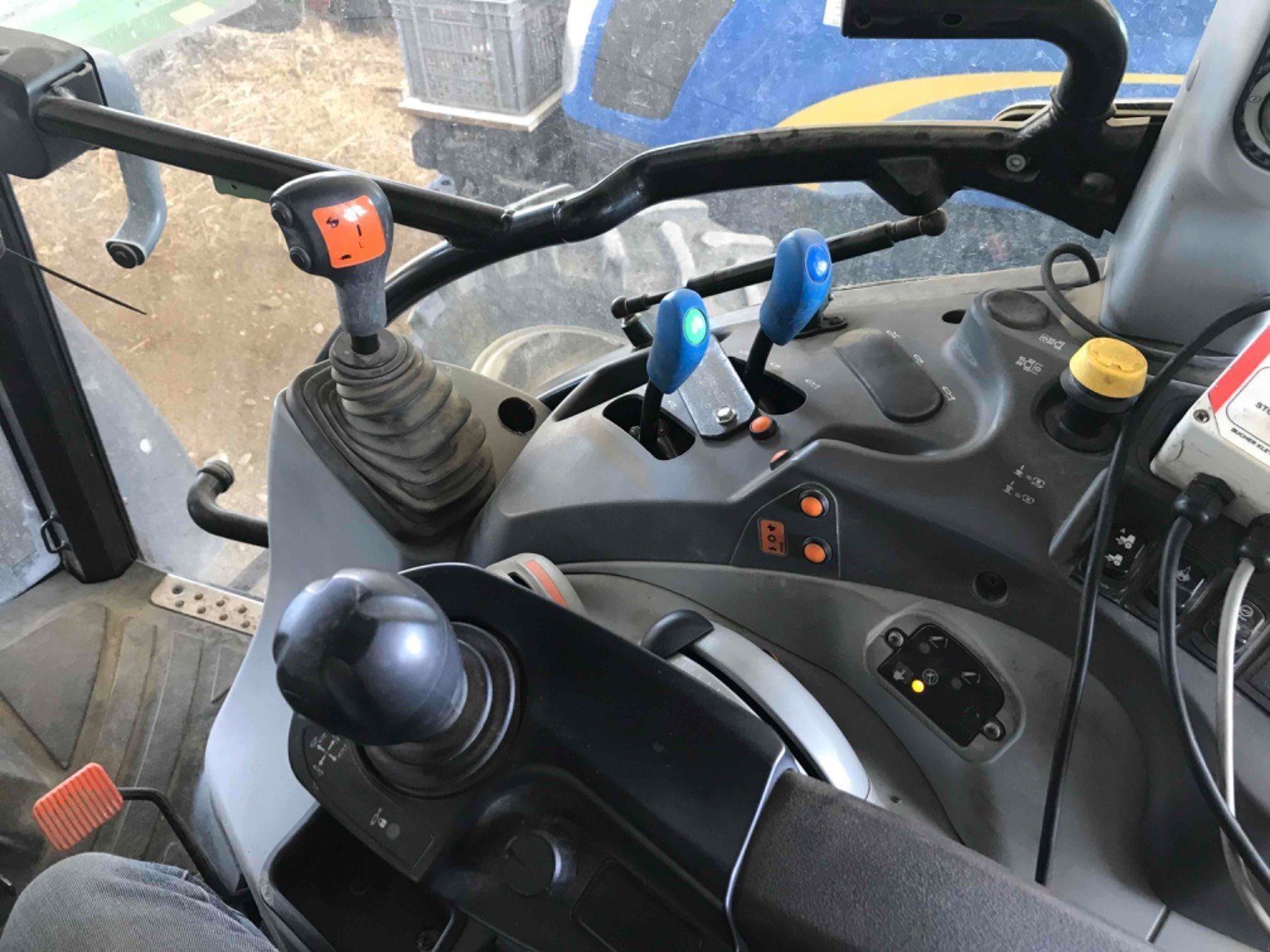 Traktor a típus New Holland Tracteur agricole T5.115 ELECTO COMMAND New Hollan, Gebrauchtmaschine ekkor: ROYNAC (Kép 10)