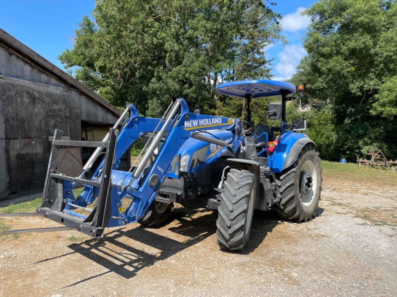 Traktor of the type New Holland Tracteur agricole T5.95 DC ROPS 1.5 New Holland, Gebrauchtmaschine in ROYNAC (Picture 1)