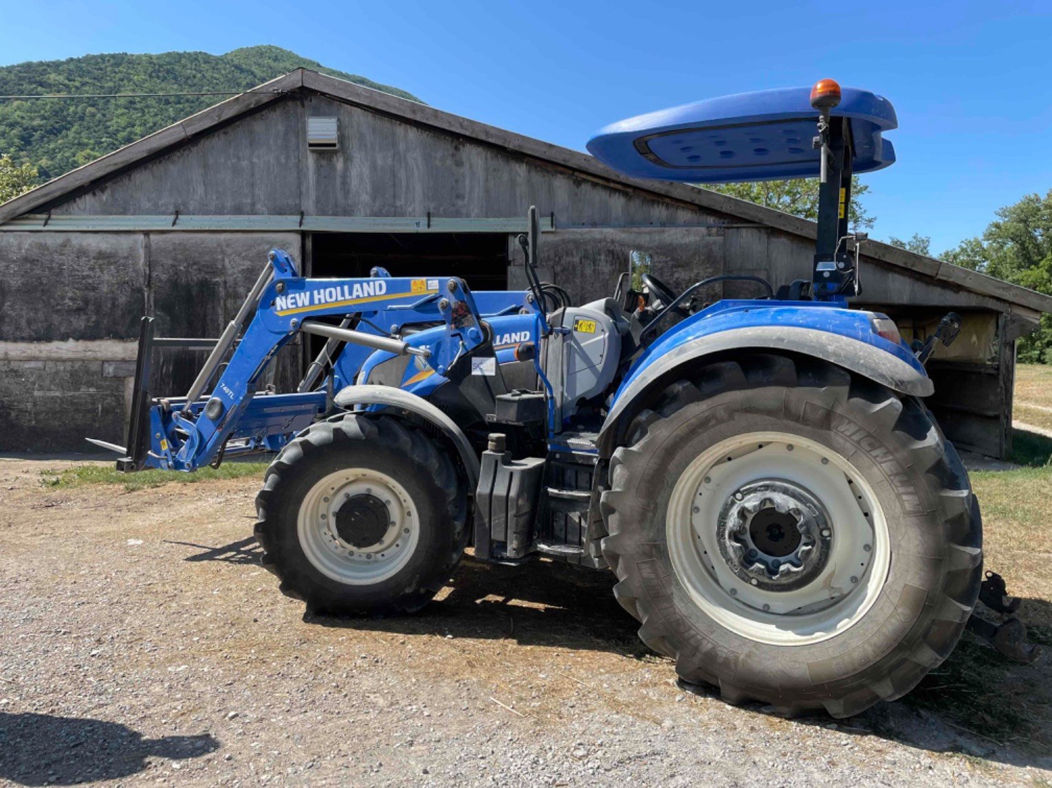 Traktor des Typs New Holland Tracteur agricole T5.95 DC ROPS 1.5 New Holland, Gebrauchtmaschine in ROYNAC (Bild 9)