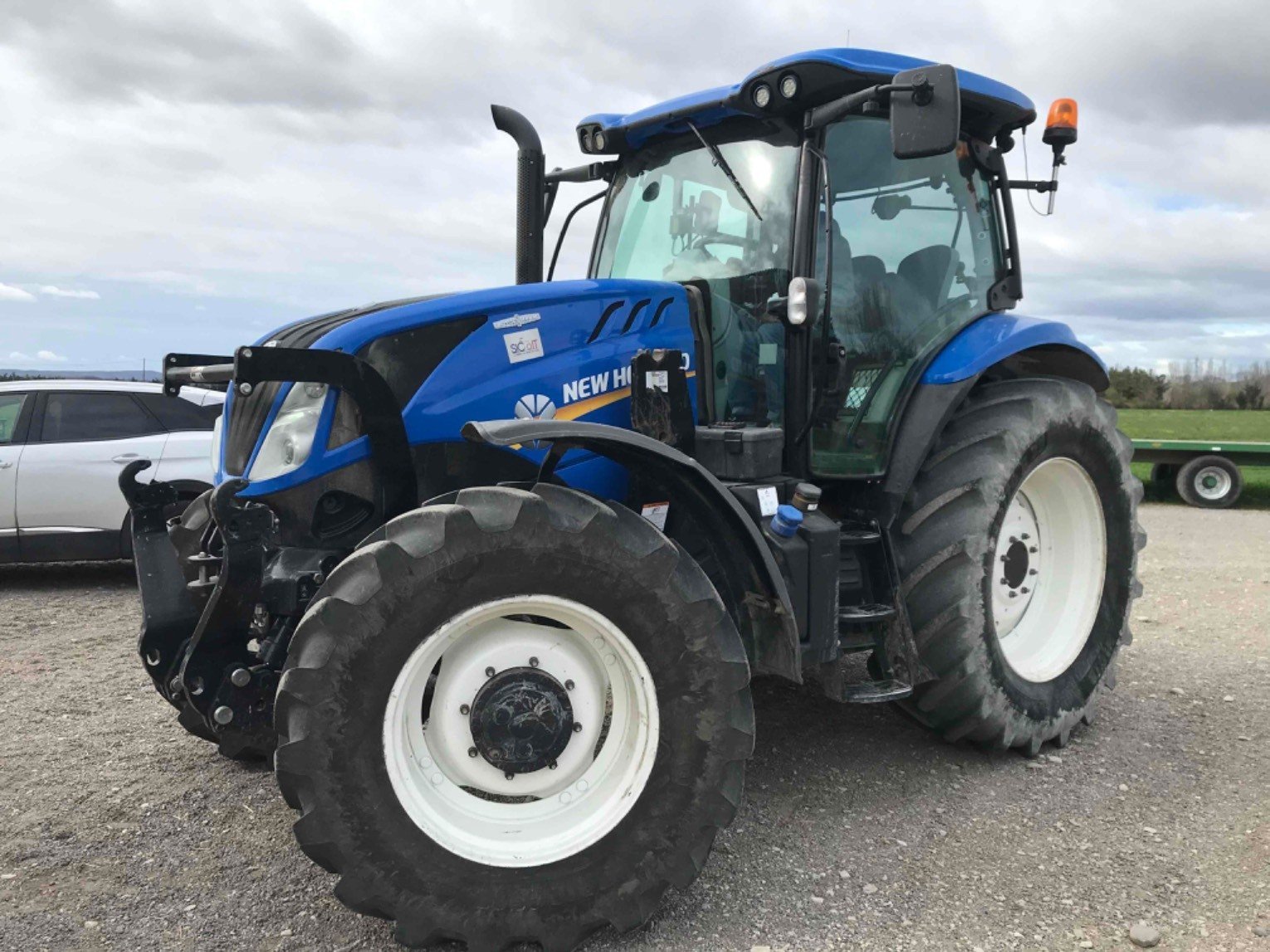 Traktor van het type New Holland Tracteur agricole T6.145 AUTO COMMAND New Holland, Gebrauchtmaschine in ROYNAC (Foto 1)