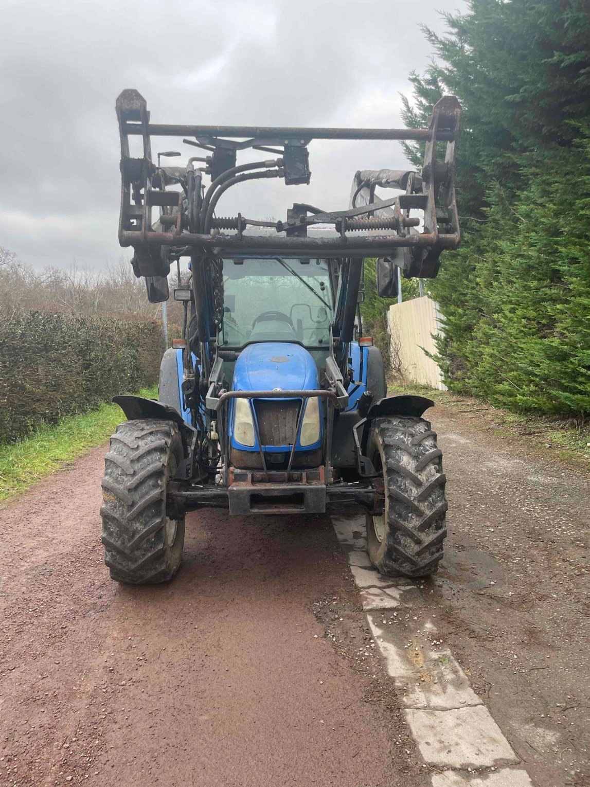 Traktor des Typs New Holland Tracteur agricole TL90A 4 RM New Holland, Gebrauchtmaschine in SAINT CLAIR SUR ELLE (Bild 5)