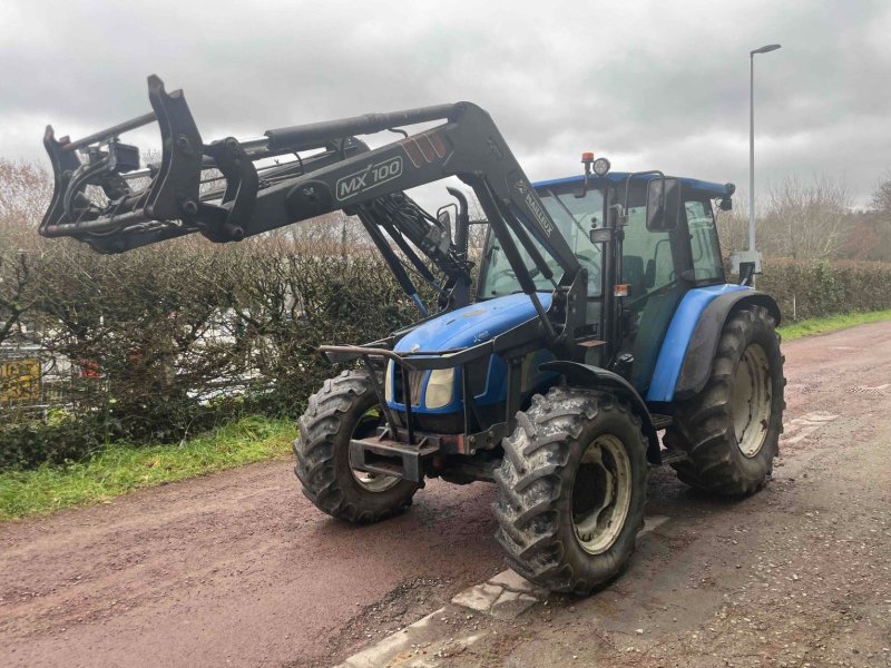 Traktor des Typs New Holland Tracteur agricole TL90A 4 RM New Holland, Gebrauchtmaschine in SAINT CLAIR SUR ELLE