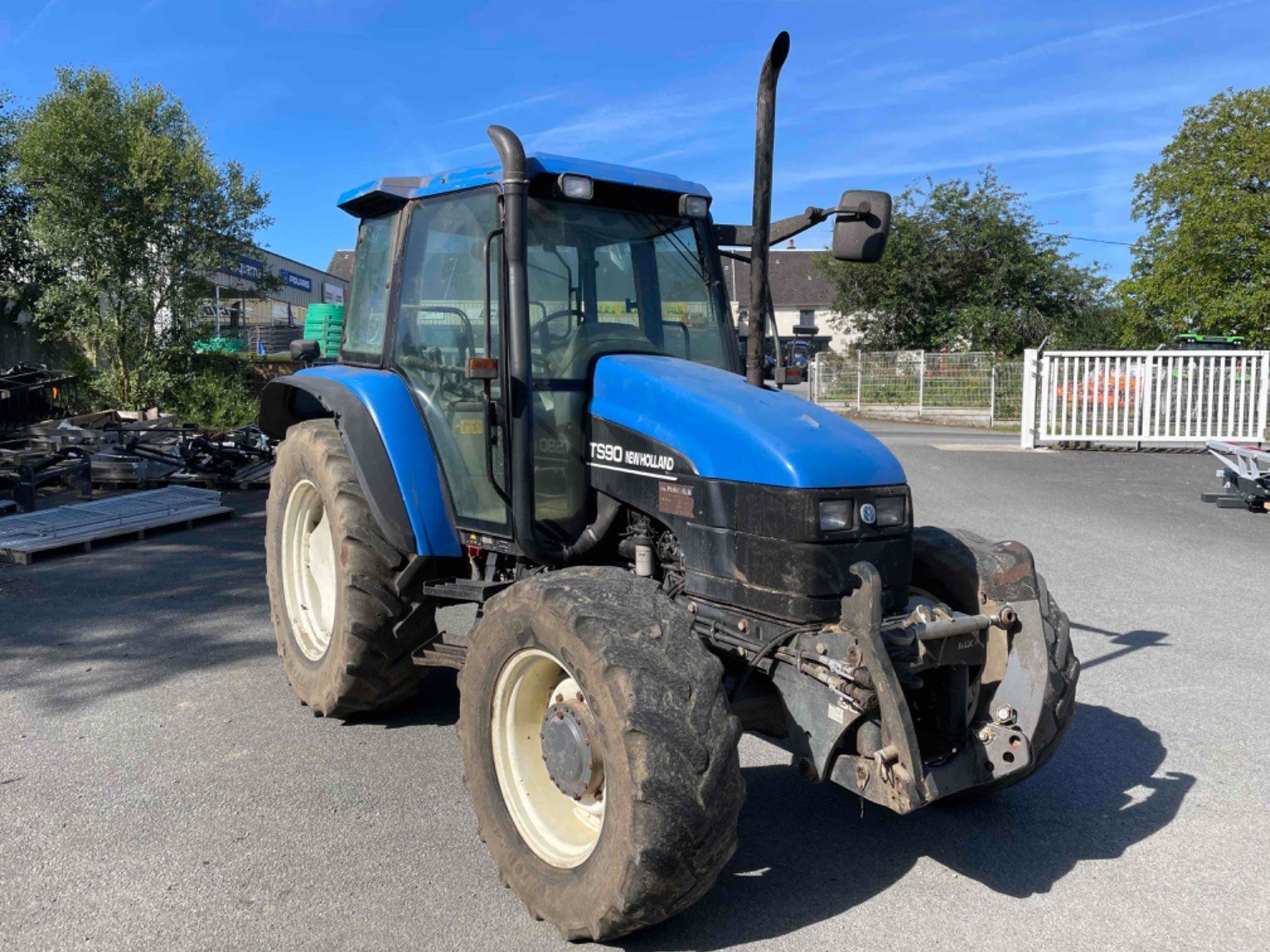 Traktor des Typs New Holland Tracteur agricole TS 90 New Holland, Gebrauchtmaschine in LA SOUTERRAINE (Bild 2)