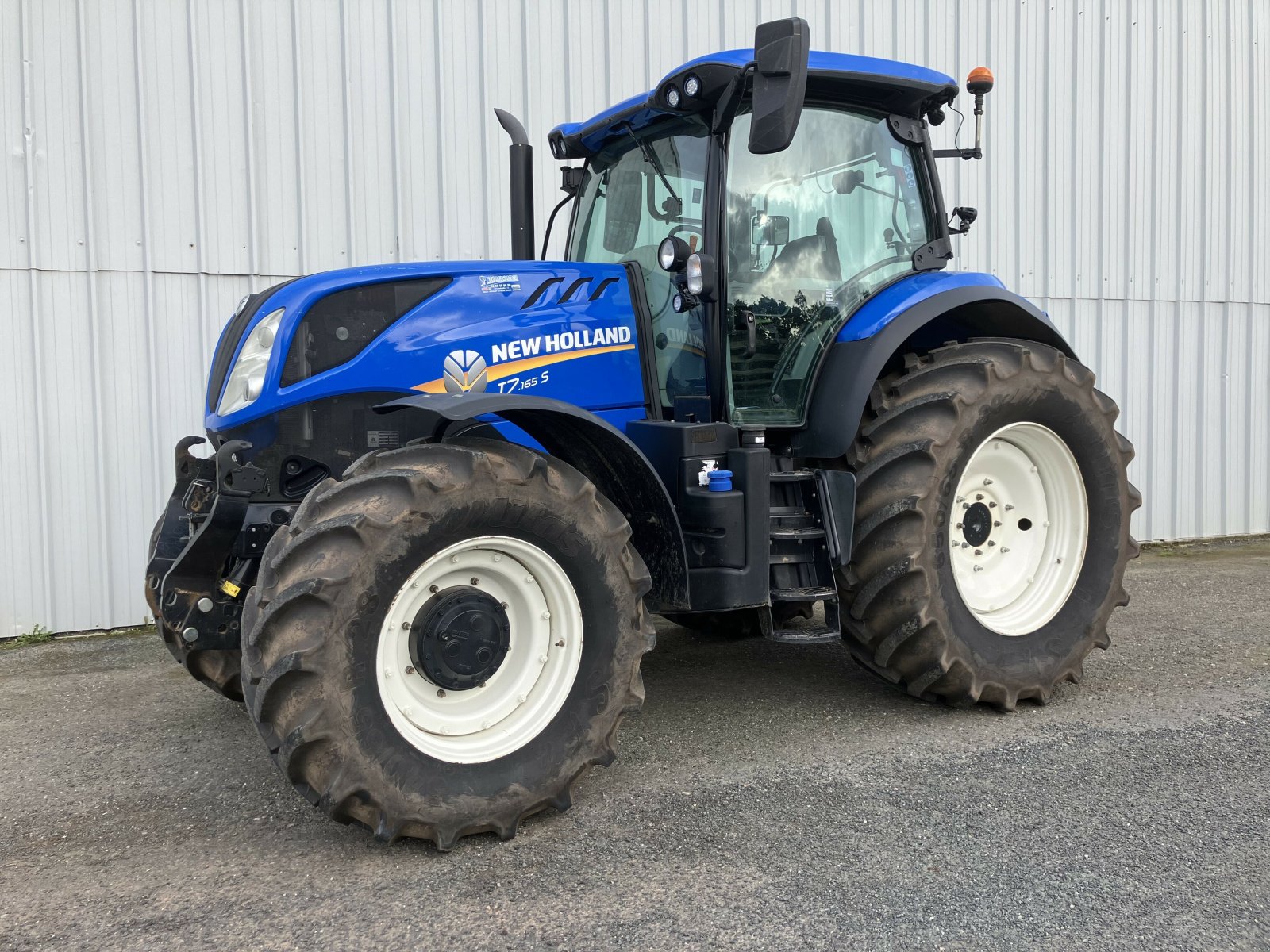 Traktor του τύπου New Holland TRACTEUR N-H T7165S, Gebrauchtmaschine σε PLOUIGNEAU (Φωτογραφία 1)