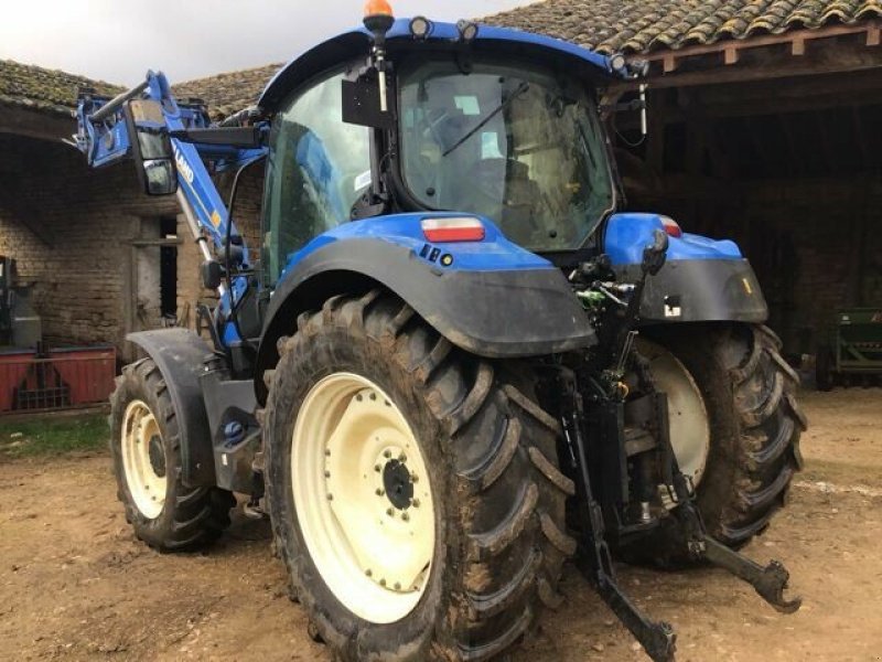 Traktor of the type New Holland TRACTEUR NH T5-120 T4F, Gebrauchtmaschine in Paray-le-monial (Picture 4)